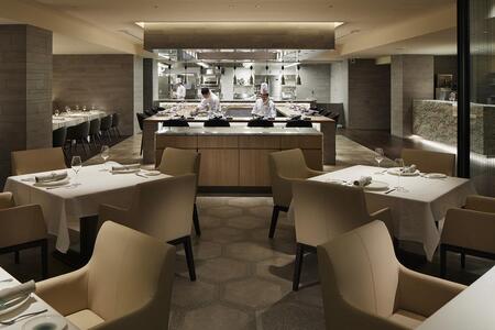 【高島屋選定品】【THE THOUSAND KYOTO】ザ・サウザンド京都 ギフトチケット1万円分［ 駅至近 アクセス 抜群 ホテル 割引 人気ホテル おすすめ 旅行 観光 宿 ふるさと納税 ］