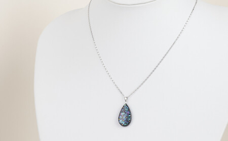 【嵯峩螺鈿野村】押合菊ネックレス|京都 老舗 伝統工芸 漆器 ジュエリー