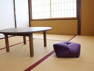 【 洛中高岡屋 】長く楽に座れる寛ぎのアイテム 西陣織 おじゃみ座ぶとん (都縞・紫)