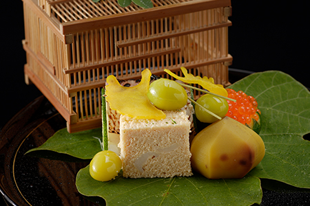 【ミシュラン掲載】菊乃井本店 懐石ディナーコース 3名様(1年間有効) お店でふるなび美食体験 FN-Gourmet313431