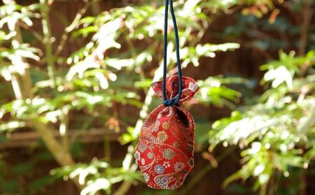 【石黒香舗】匂い袋 部屋用 吊り型巾着 掛香 （赤）