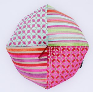 【洛中高岡屋】カワイイの素敵な出会い カサマンス おじゃみ座ぶとん（キャトル）