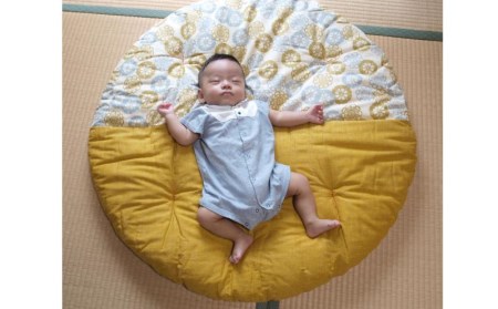 【洛中高岡屋】赤ちゃんが自然と笑顔になる 『せんべい座布団』（菜の花&フローラル）