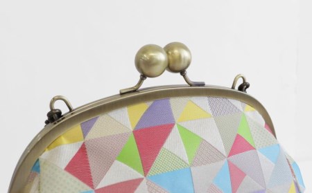 【AYANOKOJI】大玉がま口ハンドバッグ（帯地風車柄　白）