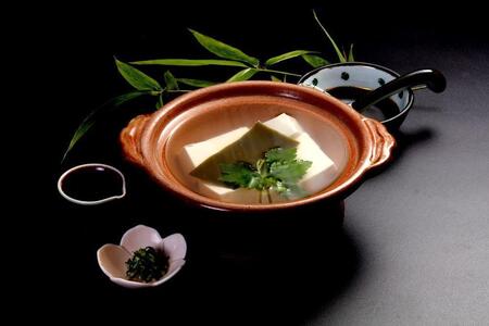 京豆腐一筋 とようけ屋 人気の品詰め合わせ 11種12点｜京都 老舗豆腐店 有名店 食べ比べ [ とようけ屋山本 厳選した大豆をつかった京豆腐 油揚げ がんもどき 生湯葉 豆乳ヨーグルトなど 人気12点セット おすすめ グルメ ギフト プレゼント お取り寄せ 通販 送料無料 ふるさと納税 ］