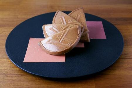 【おせんの里松屋】元祖 稲荷せんべい・自家製玉子せんべい詰め合わせ ［ 京都 伏見稲荷 稲荷 煎餅 きつね きつねせんべい 卵せんべい お土産店 大容量 人気 おすすめ スイーツ 和菓子 たっぷり 大満足 ギフト プレゼント お取り寄せ 通販 送料無料 ふるさと納税 ］