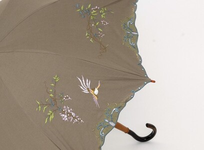 【シノワズリーモダン京都】女優日傘プレミアム 花鳥刺繍かわず張り晴雨兼用日傘（カーキ）