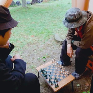 チェスで遊べるキャンプテーブル チェス駒付 コンパクト ソロ ディオ