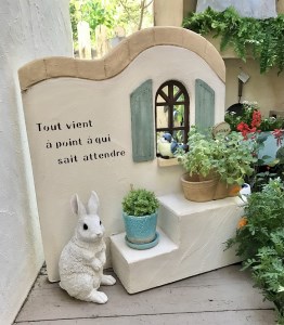 ＜Moon Rabbit＞さりげなく飾れるウィンドウ塀《ガーデン雑貨 庭 ガーデニング インテリア 花台 新生活 模様替え おしゃれ ナチュラル カントリー調 雑貨》