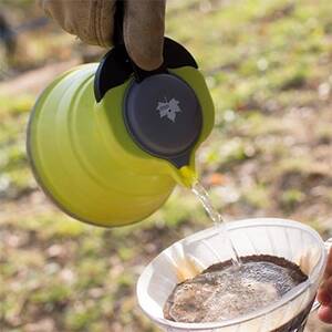 たためるシリコンケトル 1L 直火調理可能でアウトドアなど持ち運びも楽々。　81210305【1664231】