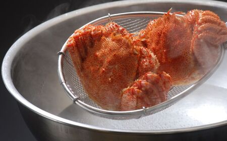 【先行予約】茹で毛蟹・茹でズワイ蟹2尾で約1.5kg冷蔵便届け（2026年4月下旬より順次発送） ABAO114