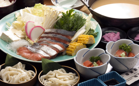 新巻鮭1本分（2切×10～12パック 総重量2.5kg前後) （北海道産）【 ふるさと納税 人気 おすすめ ランキング 新巻鮭 シャケ 一本 一匹 切り身 おいしい 大容量 北海道 網走市 送料無料 】 ABB011