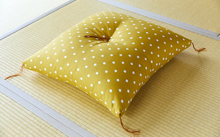 【ふとんの色柄が選べる】天然繊維　手作り　木綿わた入り　座布団