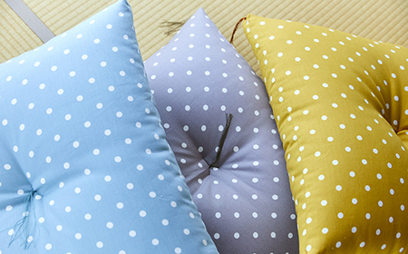 【ふとんの色柄が選べる】天然繊維　手作り　木綿わた入り　座布団