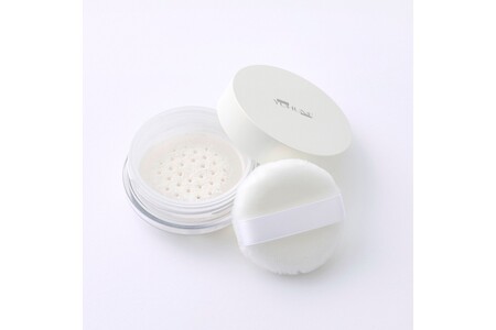 【YUHUNE】世界初！独自加工技術から生まれた球状シルク100％配合 フェイスパウダー（クリア） 5g