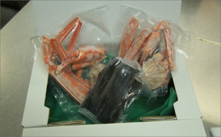 【特選】日本海産紅ズワイガニ（かに鍋、焼きガニ用加工済） かに