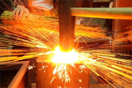 京都＜京丹後＞伝統工芸体験／日本刀鑑賞 鍛冶場見学ツアー1時間プラン　刀鍛冶・体験プラン・見学プラン・日本刀製作