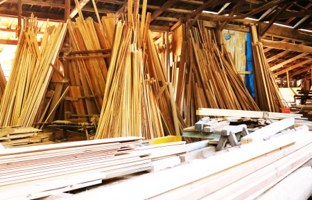 【訳あり】焚き付け用 薪 約15kg　キャンプ アウトドア 焚火 たき火 薪ストーブ 暖炉 乾燥 ミックス 混合 まき マキ 着火剤 燃やす 火 自然 京都産 丹後産 わけあり ワケアリ 訳アリ 訳有り 不揃い ふぞろい SDGs コッペ こっぺ BBQ