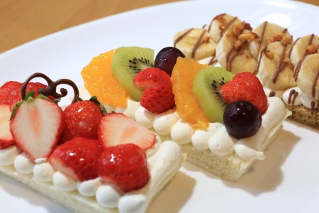 旬のフルーツたっぷりフローズンオープンサンド 3個入り｜フルーツサンド