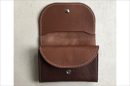 栃木レザー カードケース 牛革カード入れ ﾀﾞｰｸﾌﾞﾗｳﾝ