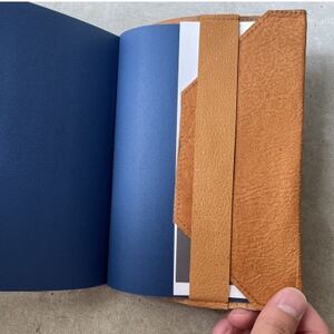 一度触ると手放せない!天然鹿革100% のレザーブックカバー　黄色【1453280】