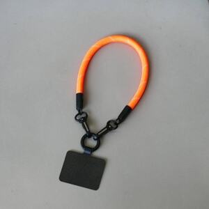 loops(オレンジ) 普段使いのスマホ、キャンプや登山などのアウトドアでも大活躍のマルチストラップ【1582398】