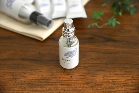 京丹波産ラベンダー 香水 30ml コスメ 京都 国産 植物エキス 化粧品 ラベンダー ※沖縄県へは配送不可。 [013SNT001]