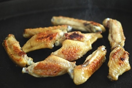 京赤地どり 手羽中 ハーフチップ 300g×8パック 合計2.4kg  【鶏肉 手羽中 手羽 手羽中 鶏肉 手羽中】[020CS002]