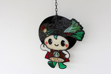 ステンドグラス ペンダント 京丹波町食のキャラクター味夢 あじむ くんのステンドグラスペンダント 京都府京丹波町 ふるさと納税サイト ふるなび