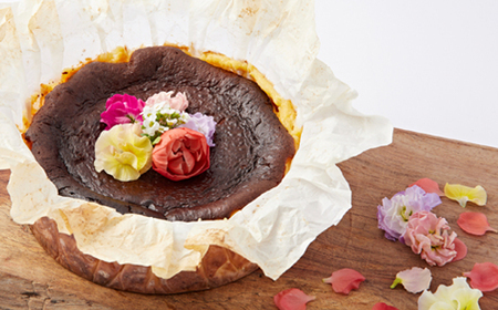 ハーブを使用した バスクチーズケーキ 1ホール(15cm)エディブルフラワー(食用花付き)_菓子・スイーツ ケーキ  _【配送不可地域：離島】【1605056】