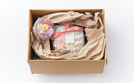 ハーブを使用した バスクチーズケーキ 1ホール(15cm)エディブルフラワー(食用花付き)_菓子・スイーツ ケーキ  _【配送不可地域：離島】【1605056】