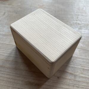 木の温かみを感じる職人手づくりのお裁縫箱と裁縫道具セット　お道具箱と裁縫道具6種の計18点セット【1630672】