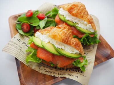 【マルヒロ】スモークサーモン切り落とし 800g ( 80g x 10袋 )_OS041-0003