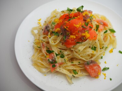 【マルヒロ】スモークサーモン切り落とし 800g ( 80g x 10袋 )_OS041-0003