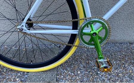 POSTINO シングルスピードバイク 700×28C【ホワイト×イエロー×グリーン】P606【フレームサイズ460mm】