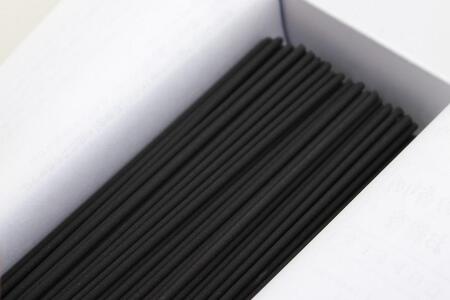 梅栄堂のお線香「残香飛」「残香飛ブラック」セット　各1個