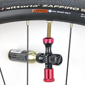 R250 プリセット型CO2インフレーター  ブラック/レッド 空気圧計付 仏式