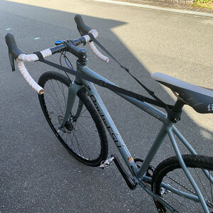 R250 ハンドルロック 輪行ベルト