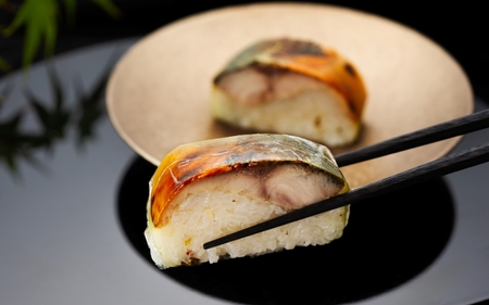 音羽謹製 焼さば寿し(2本セット)【otwa0004】