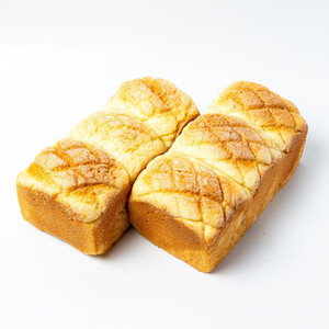 ＜定期便全3回＞【国産小麦使用】高級金賞食パン メロン 2本セット