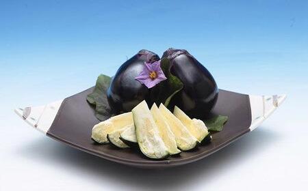 ＜2026年3月上旬頃から順次発送＞ 水なす工房『やくし』特選水なすぬか漬８個（木箱入り)