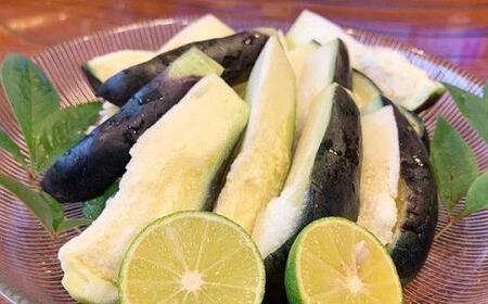 ＜2026年3月上旬頃から順次発送＞ 水なす工房『やくし』特選水なすぬか漬８個（木箱入り)