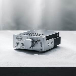 スタックアンプ/金属製ホーンスピーカー型(シルバー)NMP-1A3B_家電製品 TV・オーディオ・カメラ  _【1578571】