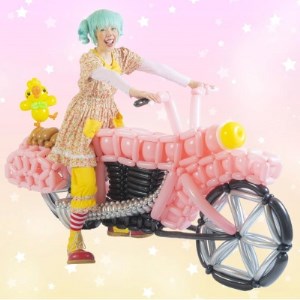 バルーンパフォーマーキャサリンによるバルーンショー(イベント・ホームパーティなど)_ 地域サービス  _【1286988】