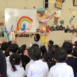 バルーンパフォーマーキャサリンによるバルーンショー(イベント・ホームパーティなど)_ 地域サービス  _【1286988】