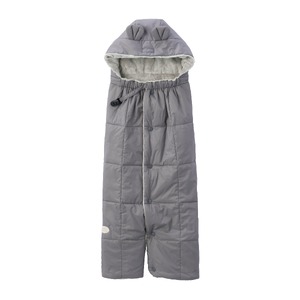 P102(グレー)ミキハウス キャリーケープ（グレー）【mikihouse ベビーケープ 防寒 中綿 赤ちゃん 出産 冬 だっこ紐 ベビーカー 大阪府 八尾市】