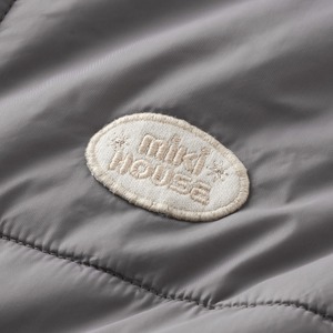 P102(グレー)ミキハウス キャリーケープ（グレー）【mikihouse ベビーケープ 防寒 中綿 赤ちゃん 出産 冬 だっこ紐 ベビーカー 大阪府 八尾市】