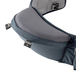 S106(チャコールグレー)ミキハウス×ポグネー ベビーキャリア(チャコールグレー)【mikihouse 抱っこひも 抱っこ紐 男の子 女の子 赤ちゃん 出産 ベビー ベビー用品 コラボ ブランド 大阪府 八尾】