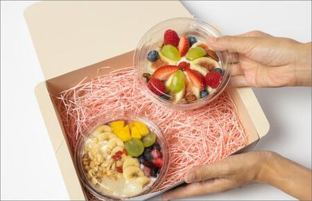 季節のフルーツのグリークヨーグルト 1個＆アサイーボウル 1個