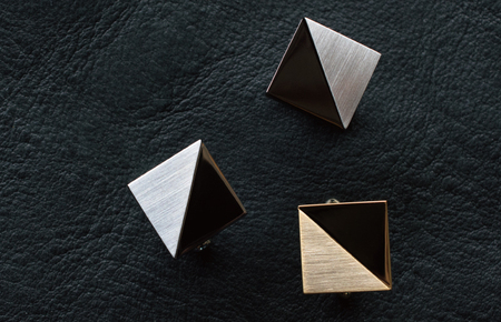 ジオメトリック・スクエアカフス ブラックシルバー